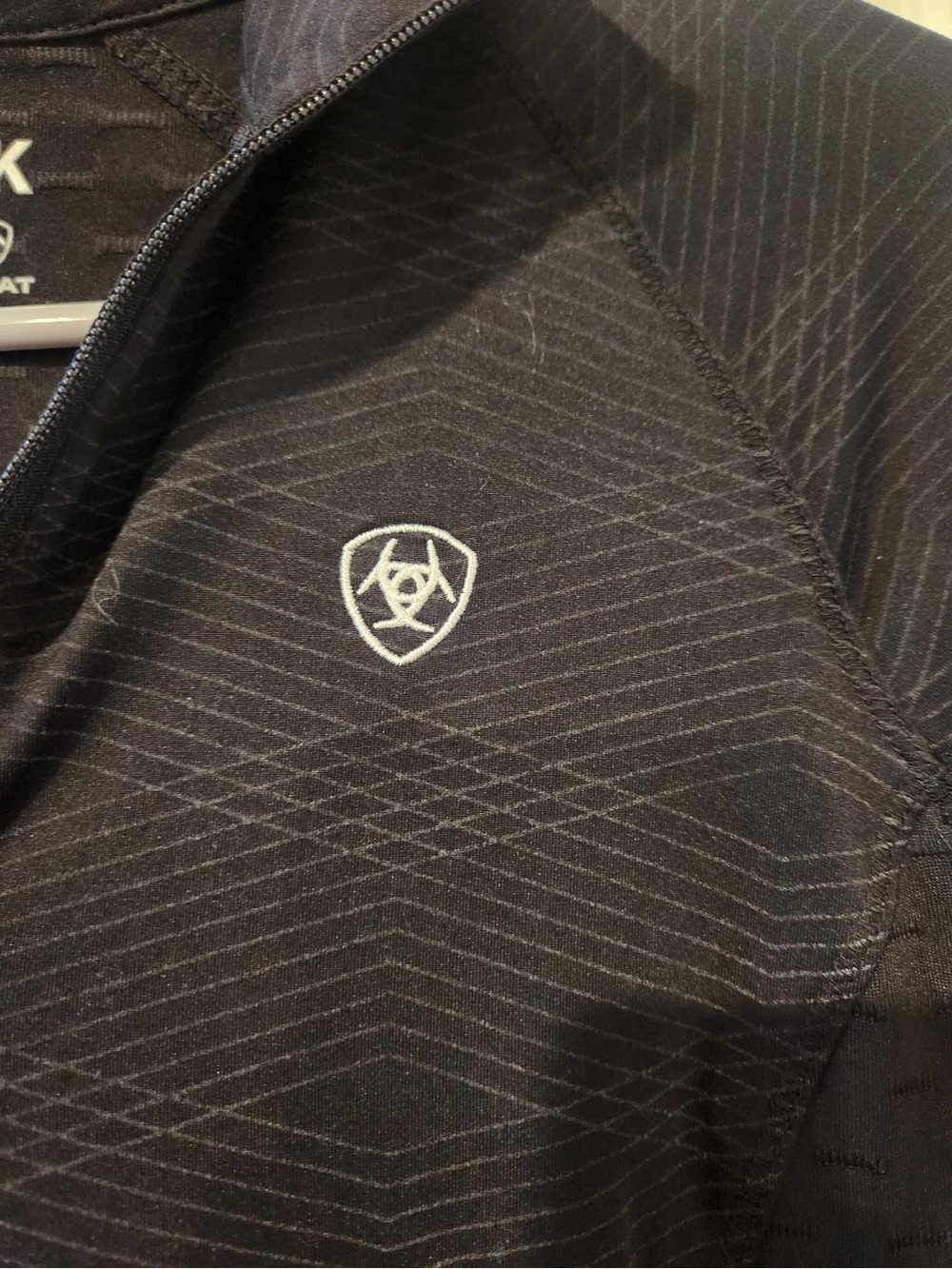 AriatTek Men's Black Quarter-Zip Performance Jacket - Picture 2 of 5